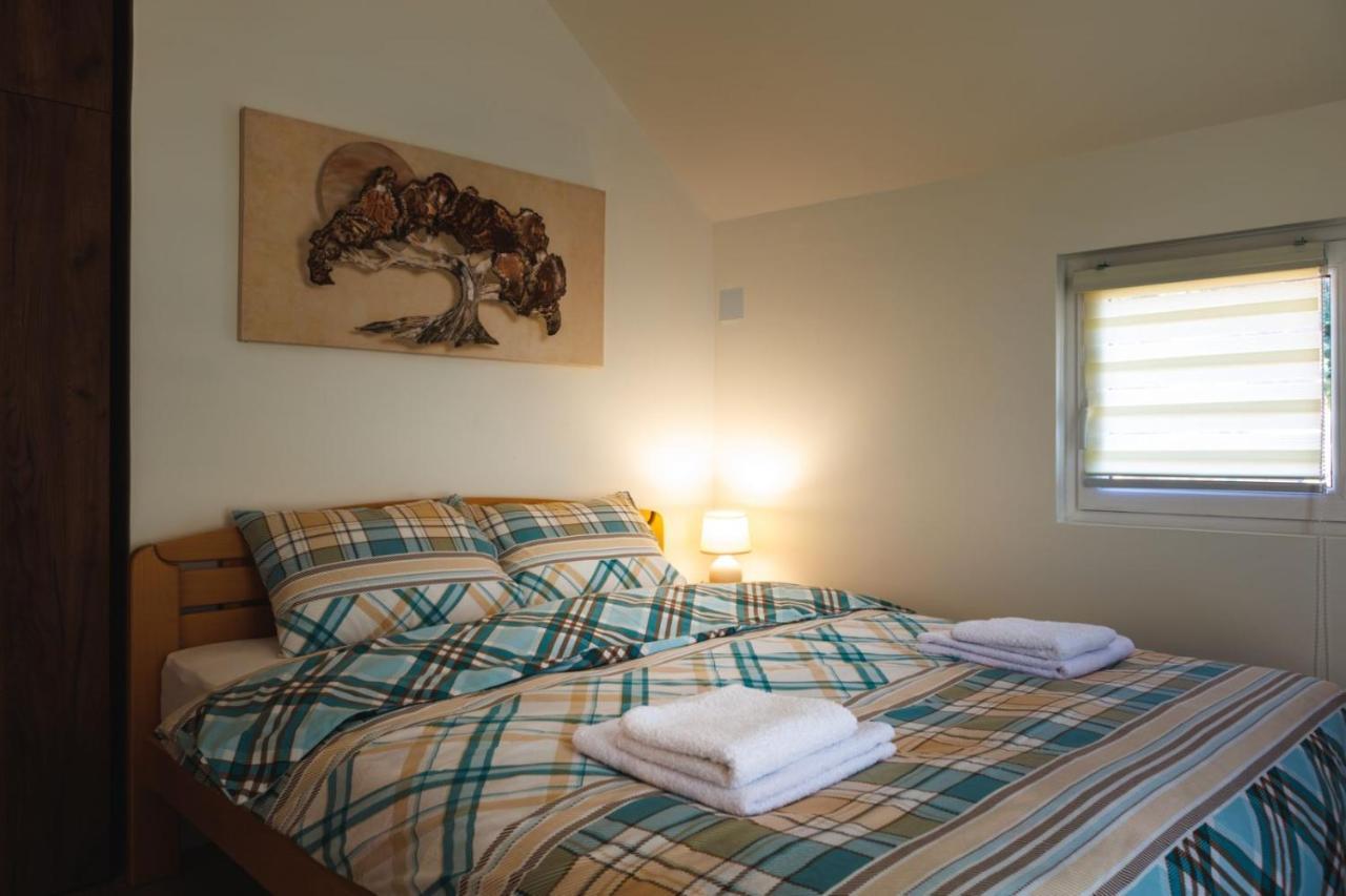 Apartmani Dordevic Ґолубац Екстер'єр фото