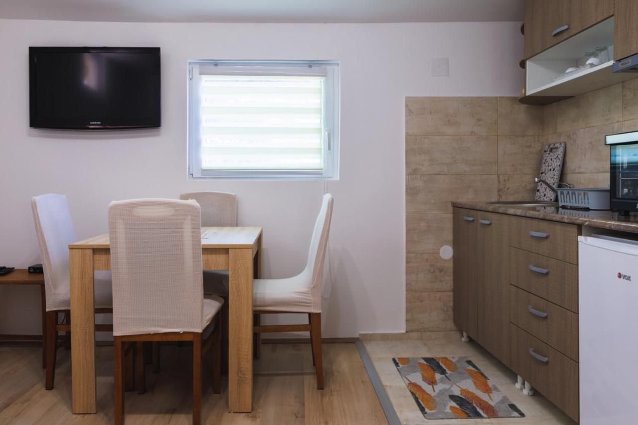 Apartmani Dordevic Ґолубац Екстер'єр фото