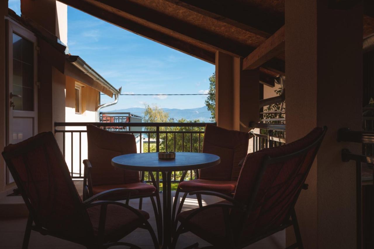 Apartmani Dordevic Ґолубац Екстер'єр фото